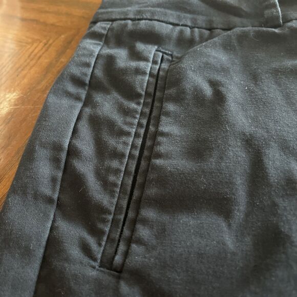 Ann Taylor Shorts Womens 12 Petite Black Mid Rise Stretch Devin Metro Shorts - Picture 2 of 3